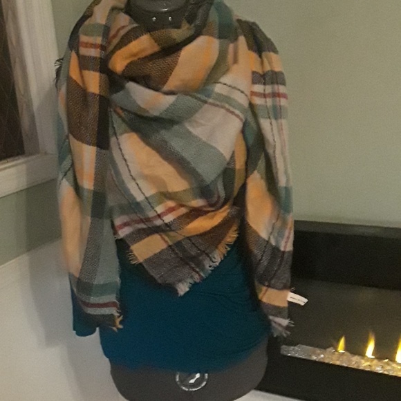 Ruggine Accessories - CLOSET  CLEAROUT TODAY BEAUTIFUL BLANKET SCARF